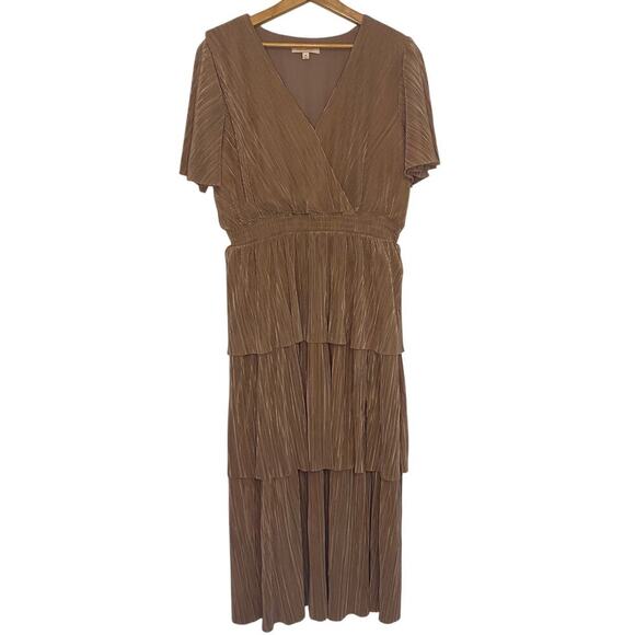 Skies Are Blue Champagne Short Sleeve Tiered Flowy MIDI Dress Size Medium - Picture 1 of 15
